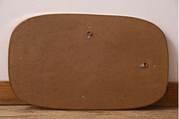 アンティーク雑貨　北欧家具　ウォールナット材製　珍しいデザインの壁掛けミラー(鏡)