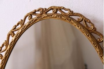アンティーク雑貨　イギリスビンテージ　レリーフがお洒落な壁掛けミラー(鏡)