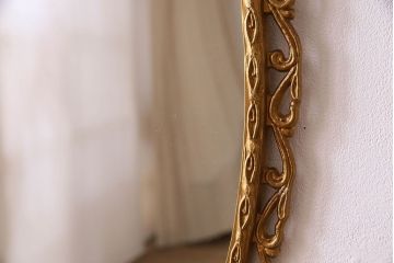 アンティーク雑貨　イギリスビンテージ　レリーフがお洒落な壁掛けミラー(鏡)