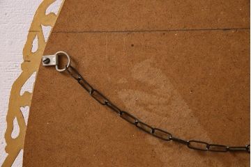 アンティーク雑貨　イギリスビンテージ　レリーフがお洒落な壁掛けミラー(鏡)