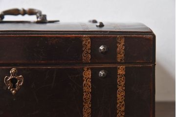 アンティーク雑貨　イギリスアンティーク　高級品!鍵付き宝石箱(ジュエリーケース)