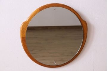 アンティーク雑貨　北欧家具　チーク材製　おしゃれなフレームの壁掛けミラー(鏡)(1)