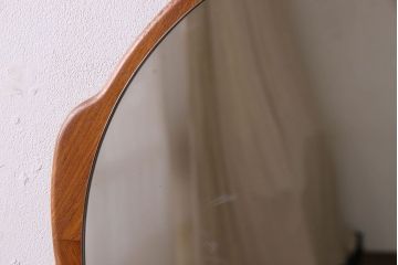 アンティーク雑貨　北欧家具　チーク材製　おしゃれなフレームの壁掛けミラー(鏡)(2)