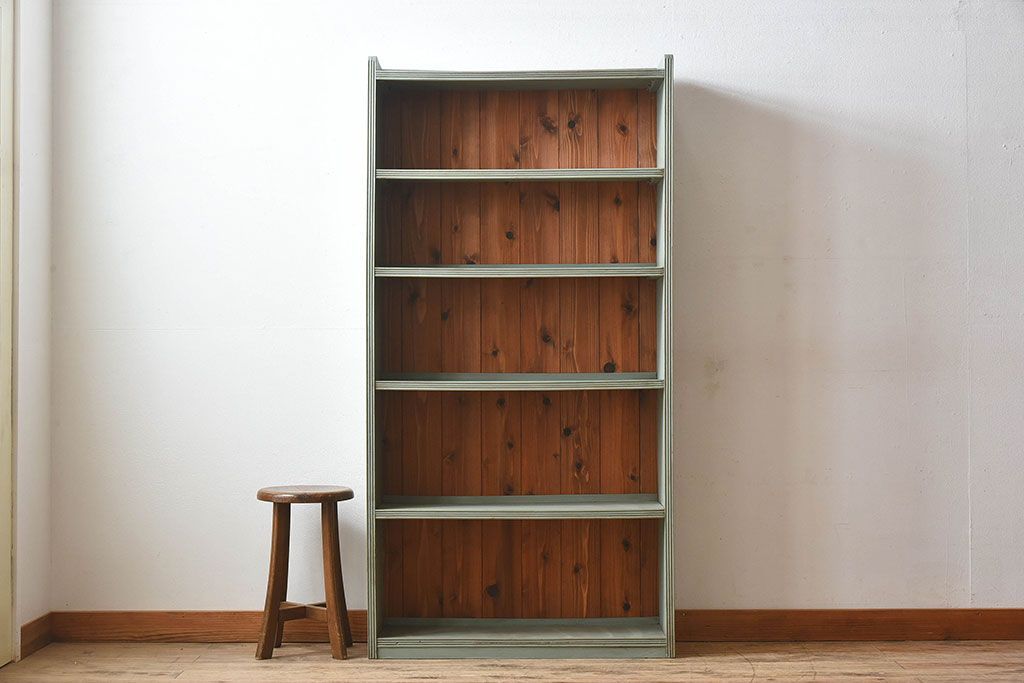 ペイント家具　オリーブグリーンカラーのおしゃれな本箱(ブックケース、収納棚)