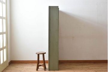 ペイント家具　オリーブグリーンカラーのおしゃれな本箱(ブックケース、収納棚)