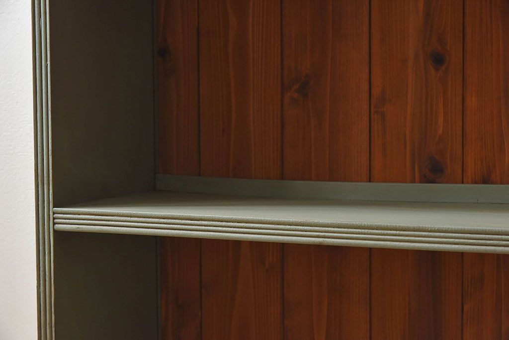 ペイント家具　オリーブグリーンカラーのおしゃれな本箱(ブックケース、収納棚)