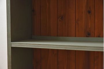 ペイント家具　オリーブグリーンカラーのおしゃれな本箱(ブックケース、収納棚)