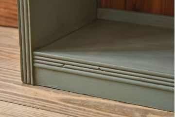 ペイント家具　オリーブグリーンカラーのおしゃれな本箱(ブックケース、収納棚)