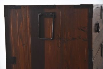 アンティーク家具　和製アンティーク　桐材製　大振りな重ね二本松箪笥(衣装箪笥、桐箪笥、桐たんす)