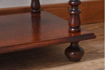 アンティーク家具　イギリスアンティーク　マホガニー材が美しい小振りのシェルフ(飾り棚)