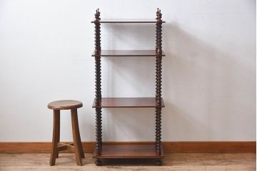 アンティーク家具　イギリスアンティーク　マホガニー材が美しい小振りのシェルフ(飾り棚)