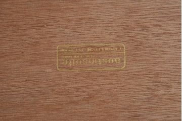 ヴィンテージ家具　北欧ビンテージ　チーク材　Austinsuite(オースティンスイーツ)製の小振りなサイドボード(引き出し、チェスト)