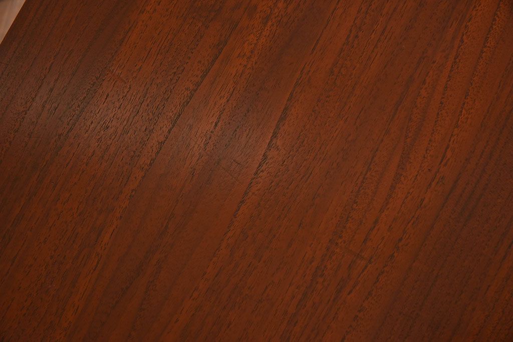 ヴィンテージ家具　北欧ビンテージ　チーク材　Austinsuite(オースティンスイーツ)製の小振りなサイドボード(引き出し、チェスト)