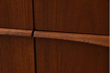 ヴィンテージ家具　北欧ビンテージ　チーク材　Austinsuite(オースティンスイーツ)製の小振りなサイドボード(引き出し、チェスト)