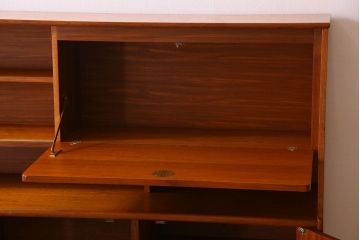 北欧家具　チーク材製のサイドーボード(サイドキャビネット)