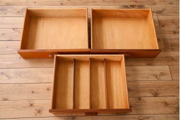 北欧家具　チーク材製のサイドーボード(サイドキャビネット)