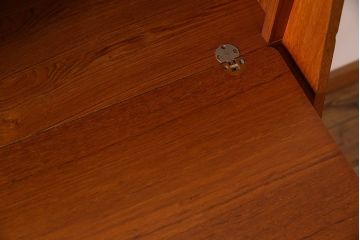 北欧家具　チーク材製のサイドーボード(サイドキャビネット)