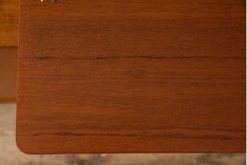 北欧家具　チーク材製のサイドーボード(サイドキャビネット)