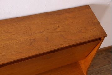 北欧家具　チーク材製のサイドーボード(サイドキャビネット)