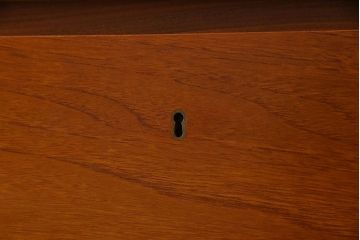 北欧家具　チーク材製のサイドーボード(サイドキャビネット)