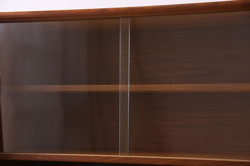 北欧家具　チーク材製のサイドーボード(サイドキャビネット)