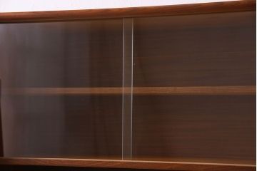 北欧家具　チーク材製のサイドーボード(サイドキャビネット)