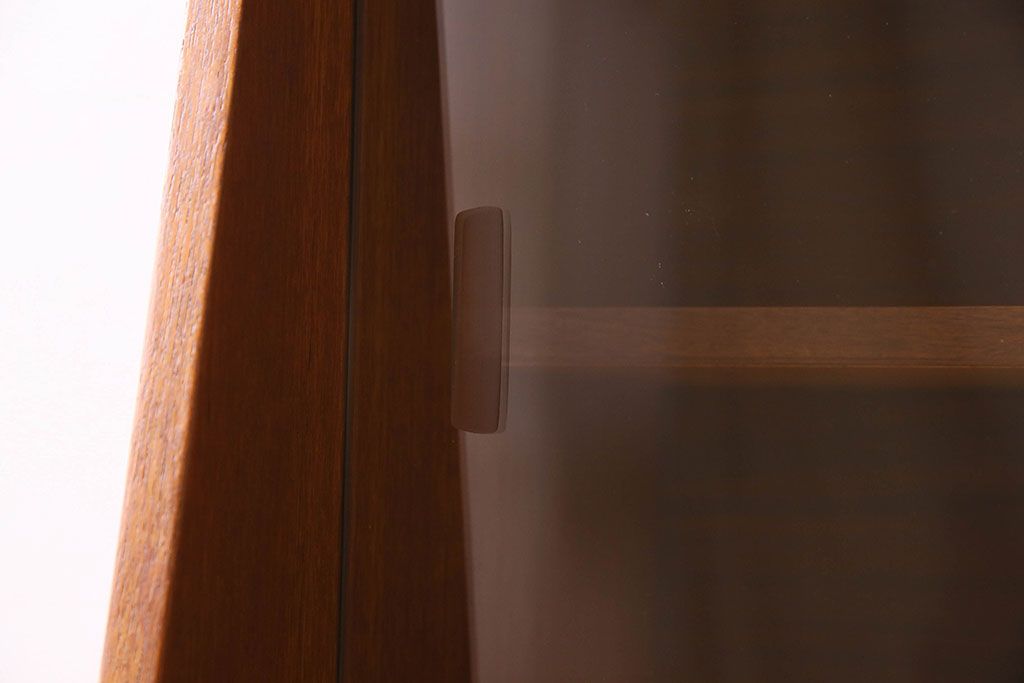 北欧家具　チーク材製のサイドーボード(サイドキャビネット)