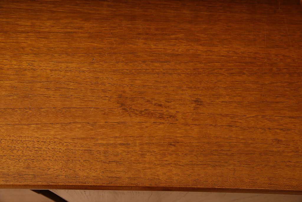 北欧家具　チーク材製のサイドーボード(サイドキャビネット)