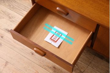 北欧家具　チーク材製のサイドーボード(サイドキャビネット)