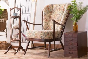 イギリスブランド家具　ERCOL(アーコール)製のクッションチェア(アームチェア、ソファ)