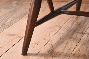 イギリスブランド家具　ERCOL(アーコール)製のクッションチェア(アームチェア、ソファ)