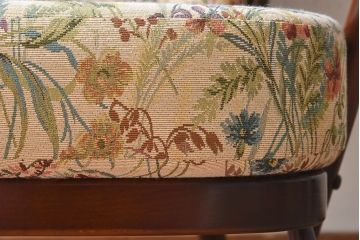 イギリスブランド家具　ERCOL(アーコール)製のクッションチェア(アームチェア、ソファ)