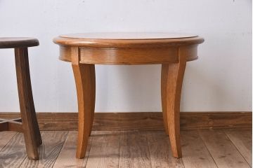 天童木工　中古　上品なデザインのラウンドテーブル