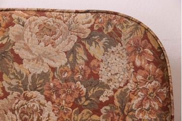 アンティーク家具　アーコール　オールドコロニアルシリーズ　お洒落な花柄デザインの二人掛けソファ