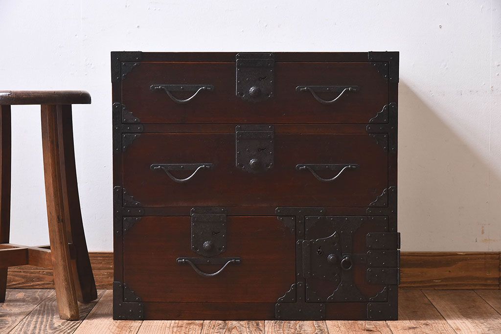 アンティーク家具　明治期　総桐材製　古い木の質感が味わい深い小箪笥(帳場箪笥、桐箪笥、桐たんす)