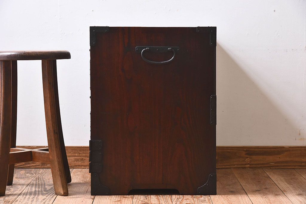 アンティーク家具　明治期　総桐材製　古い木の質感が味わい深い小箪笥(帳場箪笥、桐箪笥、桐たんす)