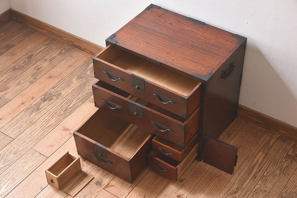 アンティーク家具　明治期　総桐材製　古い木の質感が味わい深い小箪笥(帳場箪笥、桐箪笥、桐たんす)