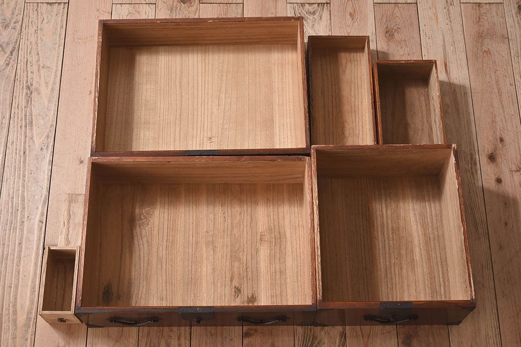 アンティーク家具　明治期　総桐材製　古い木の質感が味わい深い小箪笥(帳場箪笥、桐箪笥、桐たんす)