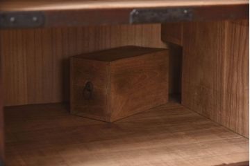 アンティーク家具　明治期　総桐材製　古い木の質感が味わい深い小箪笥(帳場箪笥、桐箪笥、桐たんす)