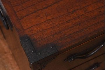 アンティーク家具　明治期　総桐材製　古い木の質感が味わい深い小箪笥(帳場箪笥、桐箪笥、桐たんす)