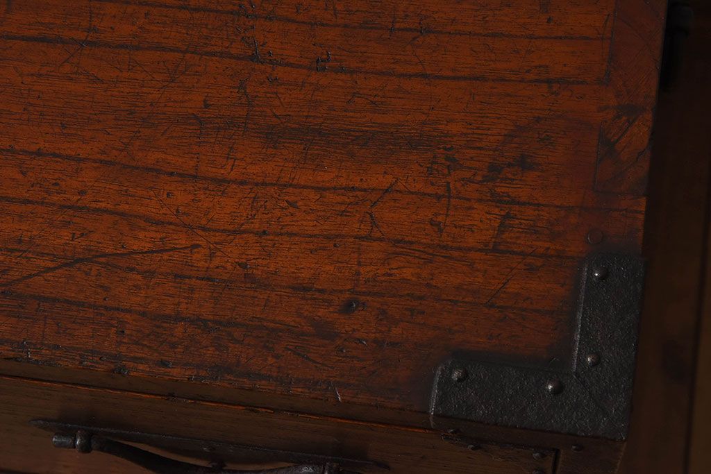 アンティーク家具　明治期　総桐材製　古い木の質感が味わい深い小箪笥(帳場箪笥、桐箪笥、桐たんす)