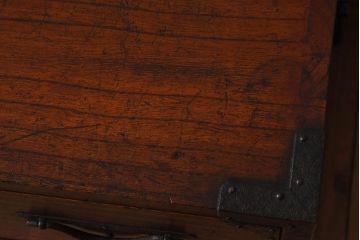 アンティーク家具　明治期　総桐材製　古い木の質感が味わい深い小箪笥(帳場箪笥、桐箪笥、桐たんす)