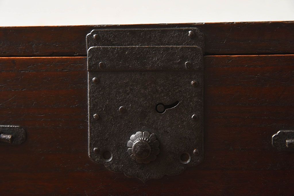 アンティーク家具　明治期　総桐材製　古い木の質感が味わい深い小箪笥(帳場箪笥、桐箪笥、桐たんす)