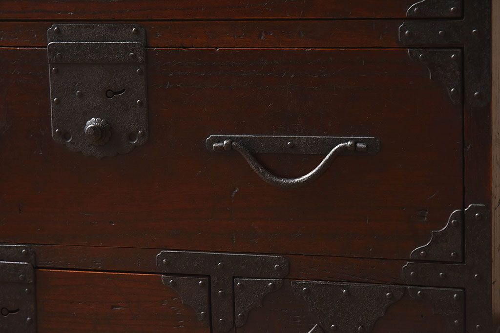 アンティーク家具　明治期　総桐材製　古い木の質感が味わい深い小箪笥(帳場箪笥、桐箪笥、桐たんす)