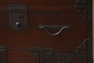 アンティーク家具　明治期　総桐材製　古い木の質感が味わい深い小箪笥(帳場箪笥、桐箪笥、桐たんす)