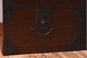 アンティーク家具　明治期　総桐材製　古い木の質感が味わい深い小箪笥(帳場箪笥、桐箪笥、桐たんす)