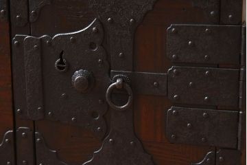 アンティーク家具　明治期　総桐材製　古い木の質感が味わい深い小箪笥(帳場箪笥、桐箪笥、桐たんす)