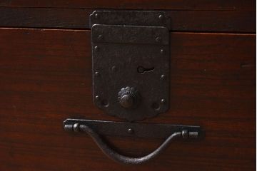 アンティーク家具　明治期　総桐材製　古い木の質感が味わい深い小箪笥(帳場箪笥、桐箪笥、桐たんす)