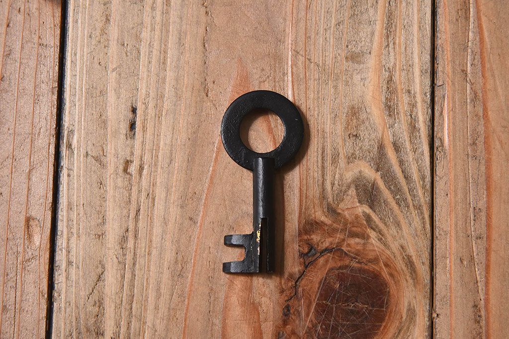 アンティーク家具　明治期　総桐材製　古い木の質感が味わい深い小箪笥(帳場箪笥、桐箪笥、桐たんす)