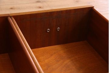 ヴィンテージ家具　G-PLAN(ジープラン) BBシリーズ　北欧ビンテージのドレッサー